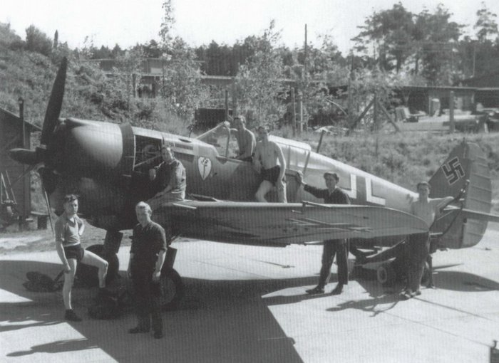 Curtis H75A capturé en 1940.jpg